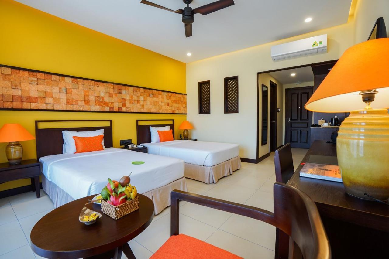 Deluxe Double Room Balcony Complimentary Minibar room,960214450:JPEG